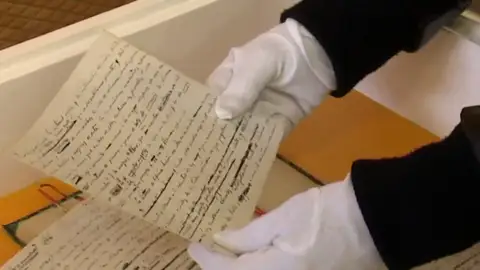 El Cabildo compra los manuscritos de los Episodios Nacionales El Cabildo compra los manuscritos de los Episodios Nacionales