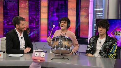Javier Ambrossi y Javier Calvo cantan por Whitney Houston en vivo y en directo en 'El Hormiguero 3.0'