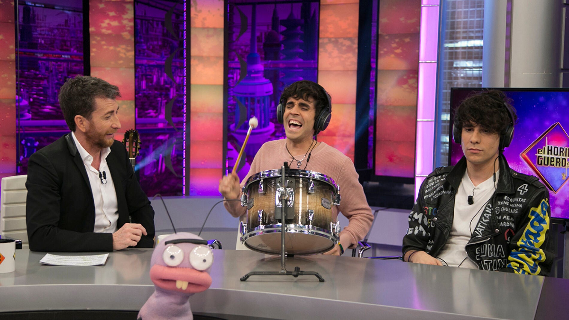 Javier Ambrossi y Javier Calvo cantan por Whitney Houston en vivo y en directo en 'El Hormiguero 3.0'