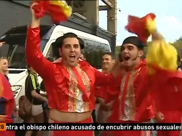 Un grupo de jóvenes con el traje de torero Un grupo de jóvenes con el traje de torero