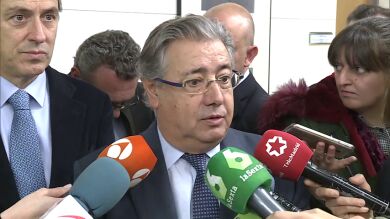 Interior aplicará la Ley de Seguridad Ciudadana a los independentistas que rompieron el cordón policial del Parlament