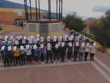 Estudiantes canarios de primero de bachillerato lanzan un vídeo contra la acepción de 'fácil' de la RAE: "No somos fáciles, somos libres" Estudiantes canarios de primero de bachillerato lanzan un vídeo contra la acepción de 'fácil' de la RAE: "No somos fáciles, somos libres"