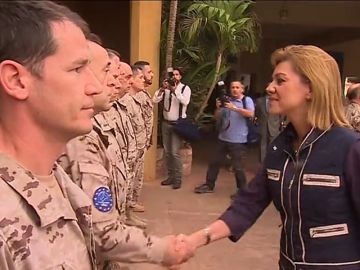 María Dolores de Cospedal defiende la misión española en Mali: "Las amenazas no están a la vuelta de la esquina" María Dolores de Cospedal defiende la misión española en Mali: "Las amenazas no están a la vuelta de la esquina"