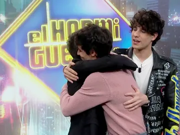 La emotiva despedida de Pablo Motos a Javier Calvo y Javier Ambrossi en su visita a 'El Hormiguero 3.0' La emotiva despedida de Pablo Motos a Javier Calvo y Javier Ambrossi en su visita a 'El Hormiguero 3.0'