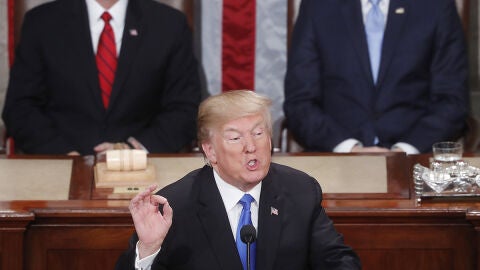 Donald Trump durante su primer discurso del Estado de la Uni&oacute;n