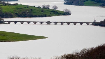 Embalse del río Ebro