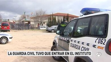 Investigados cuatro alumnos de un instituto de Granada por agresión a una docente y a un compañero