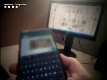 Captura del vídeo difundida por los Mossos d'Esquadra Captura del vídeo difundida por los Mossos d'Esquadra