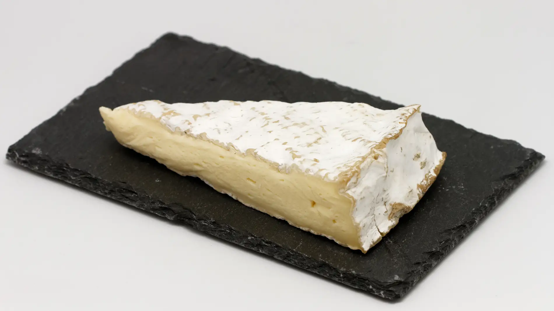 El brie sí que se puede tomar, aunque estés a dieta.