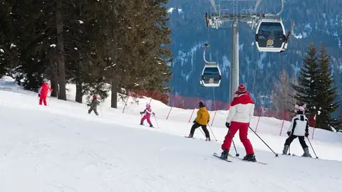 Alerta por la falta de nieve en las pistas de esquí Alerta por la falta de nieve en las pistas de esquí