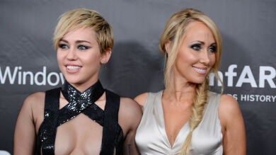 La foto de la madre de Miley Cyrus que está arrasando en redes sociales