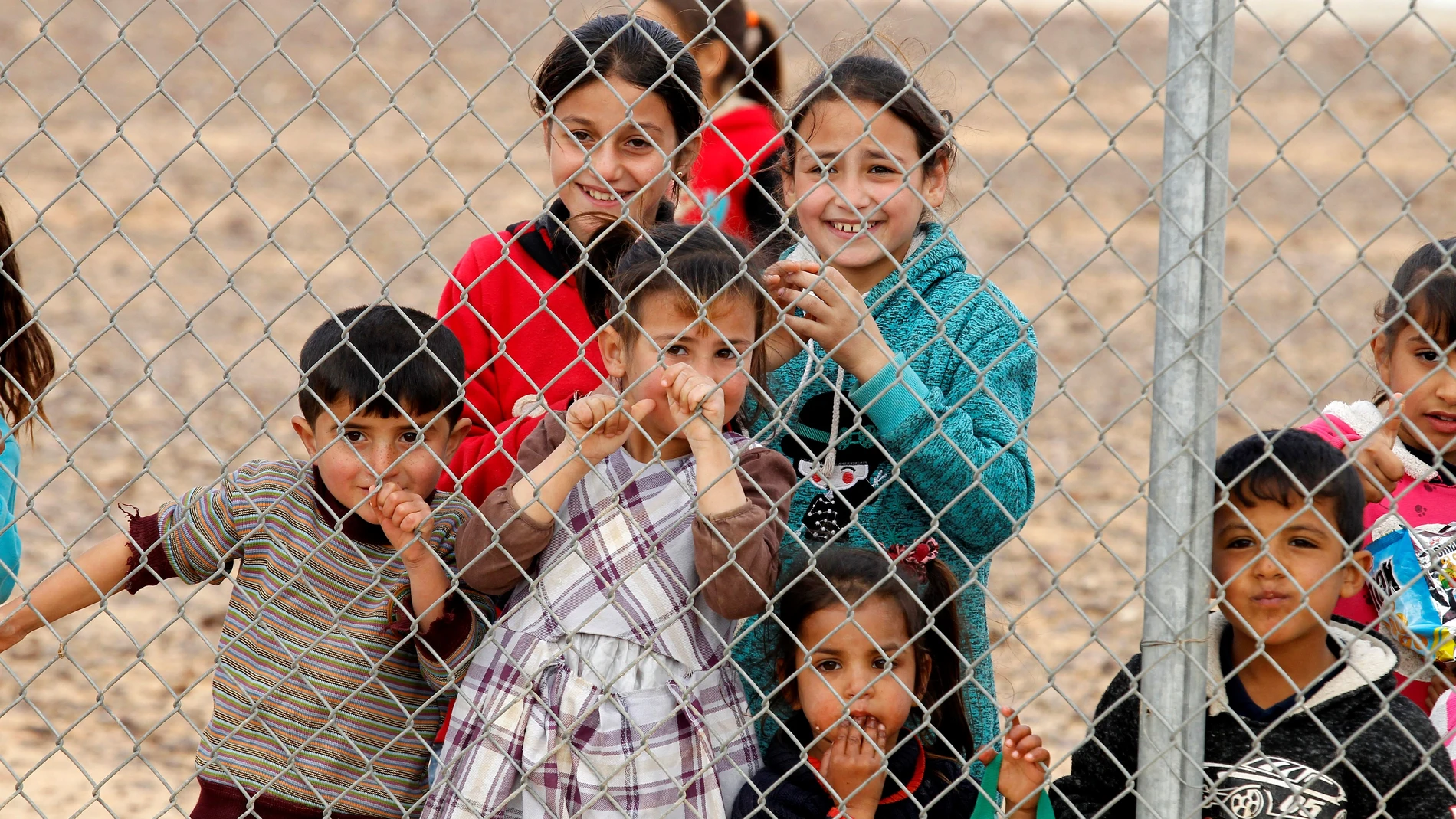 Varios niños refugiados Varios niños refugiados