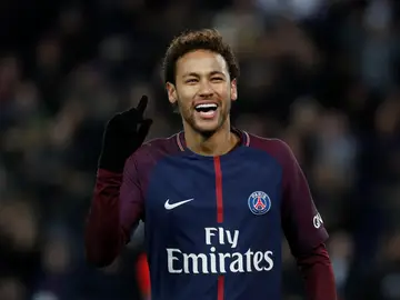 Neymar sonríe durante un partido con el PSG Neymar sonríe durante un partido con el PSG
