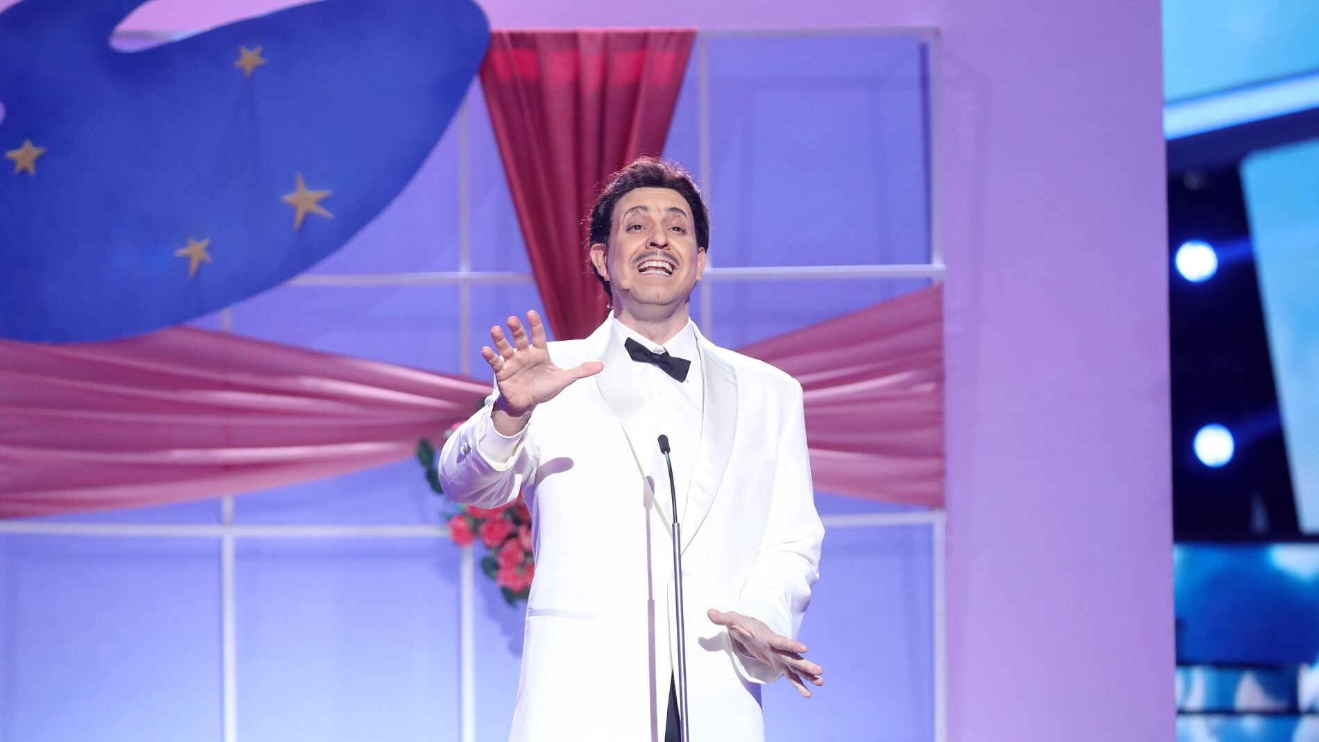 Miquel Fern&aacute;ndez se convierte en Domenico Modugno y nos hace volar con &lsquo;Nel blu dipinto di blu&rsquo;