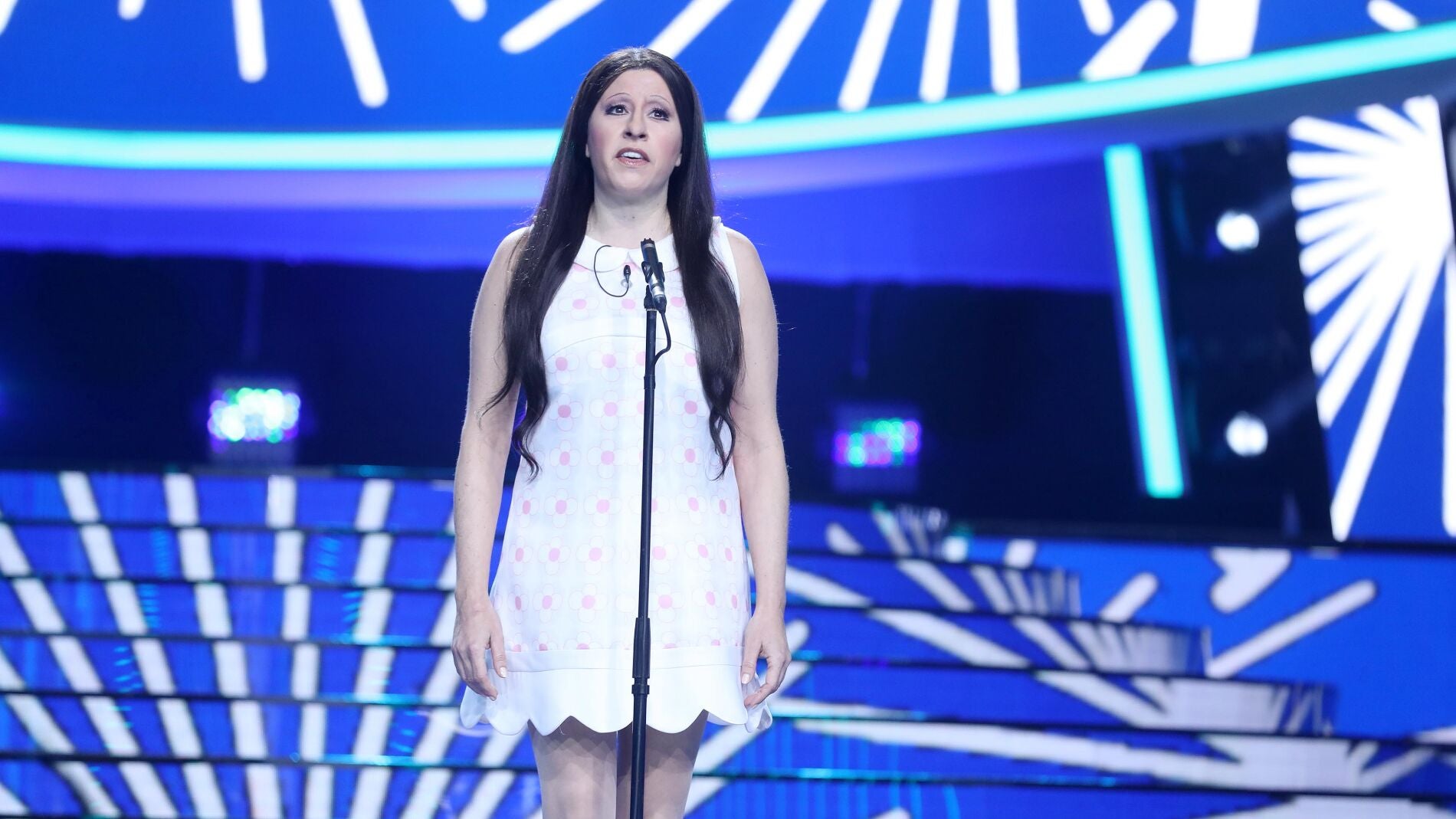 Una angelical Terremoto de Alcorc&oacute;n entona el famoso &lsquo;La, la, la&rsquo; de Massiel