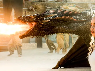 Daenerys Targaryen con sus dragones en 'Juego de Tronos' Daenerys Targaryen con sus dragones en 'Juego de Tronos'
