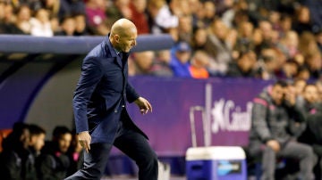 Zidane, ante el Levante