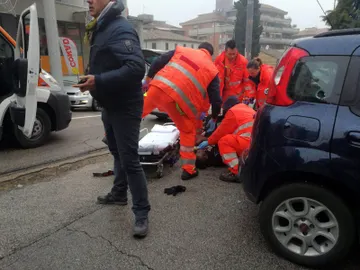 Los servicios de emergencias atienden a los heridos Los servicios de emergencias atienden a los heridos