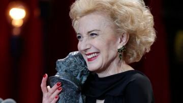 Marisa Paredes con su Goya de Honor Marisa Paredes con su Goya de Honor