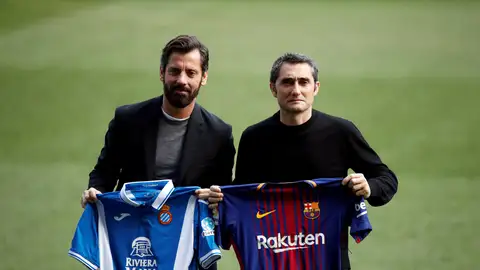 Quique Sánchez Flores y Valverde posan juntos en Cornellá Quique Sánchez Flores y Valverde posan juntos en Cornellá
