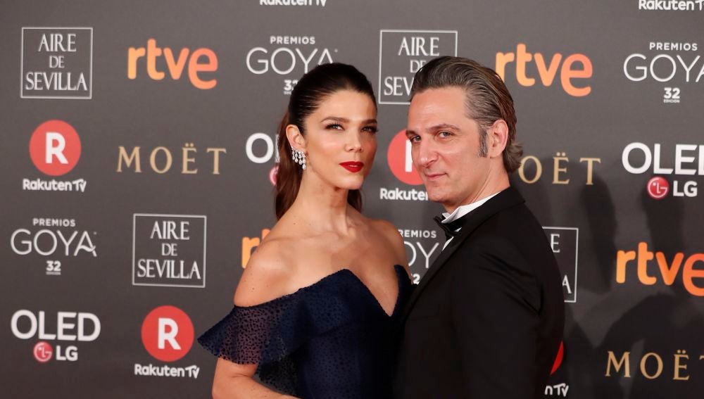 Una de las parejas más bonitas de la noche Juana Acosta y Ernesto Alterio