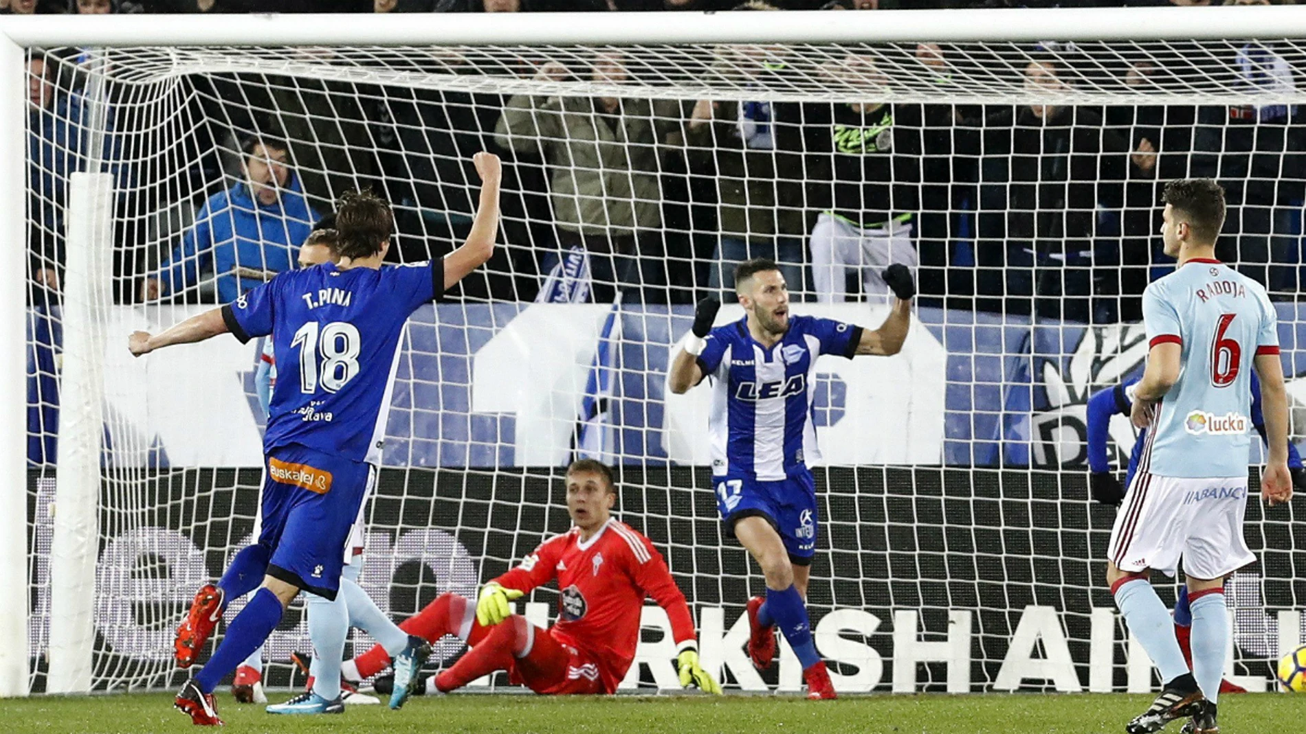 Pedraza celebra un gol Pedraza celebra un gol