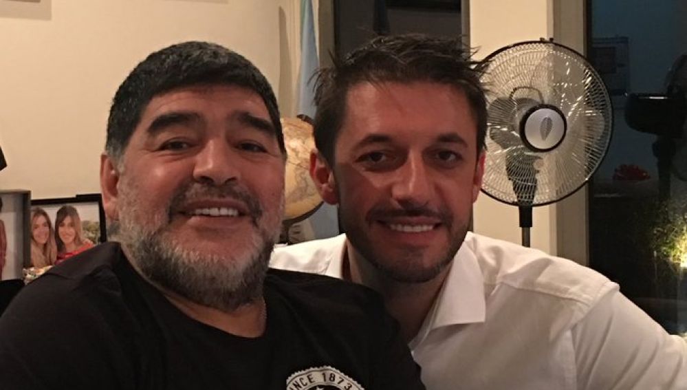 Maradona, con su abogado