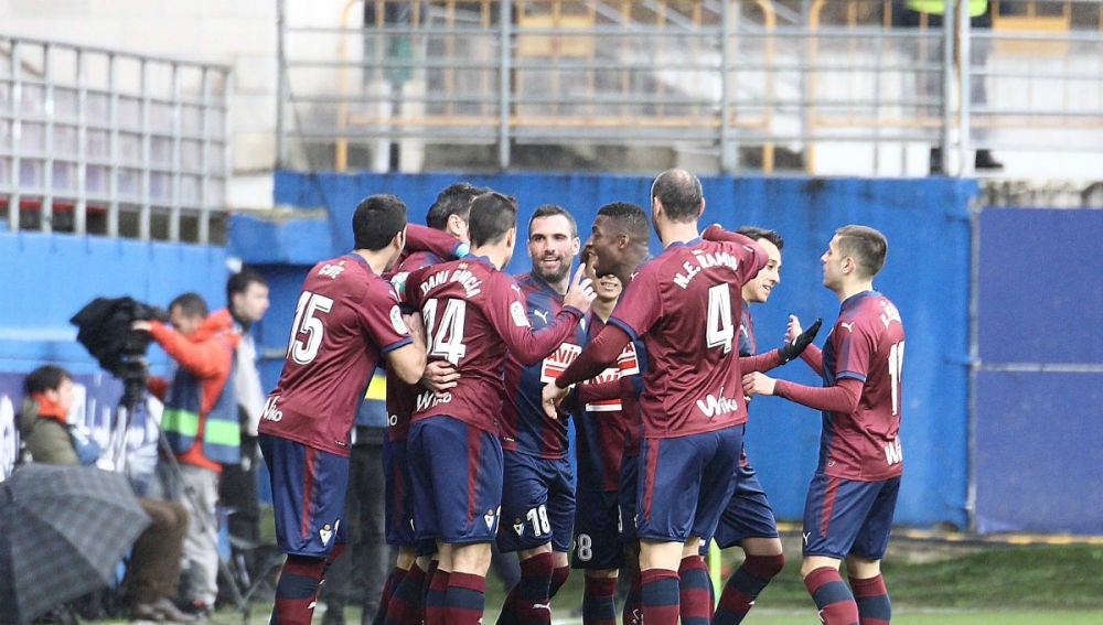 El Eibar celebra un gol