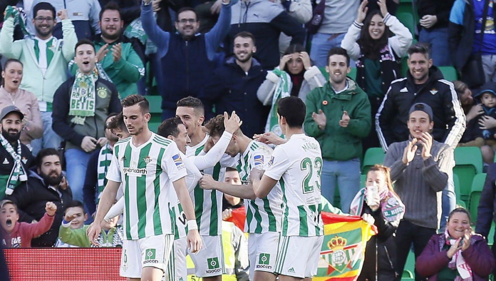 El Betis celebra un gol
