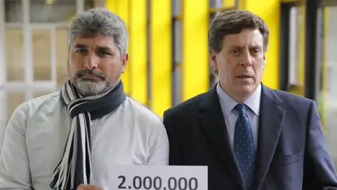 Juan Carlos Quer, padre de Diana, y Juan José Cortés, padre de Mariluz Juan Carlos Quer, padre de Diana, y Juan José Cortés, padre de Mariluz