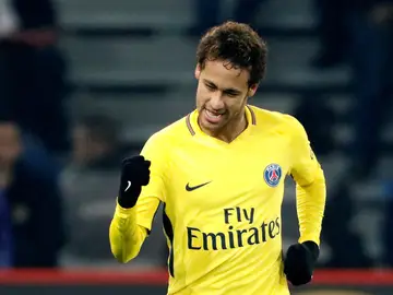 Neymar durante el partido ante el Lille Neymar durante el partido ante el Lille
