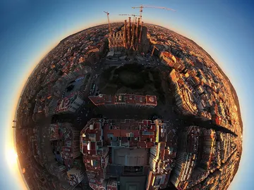La Sagrada Familia a 360º La Sagrada Familia a 360º