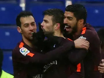 Gerard Piqué manda callar a la grada de Cornellá Gerard Piqué manda callar a la grada de Cornellá