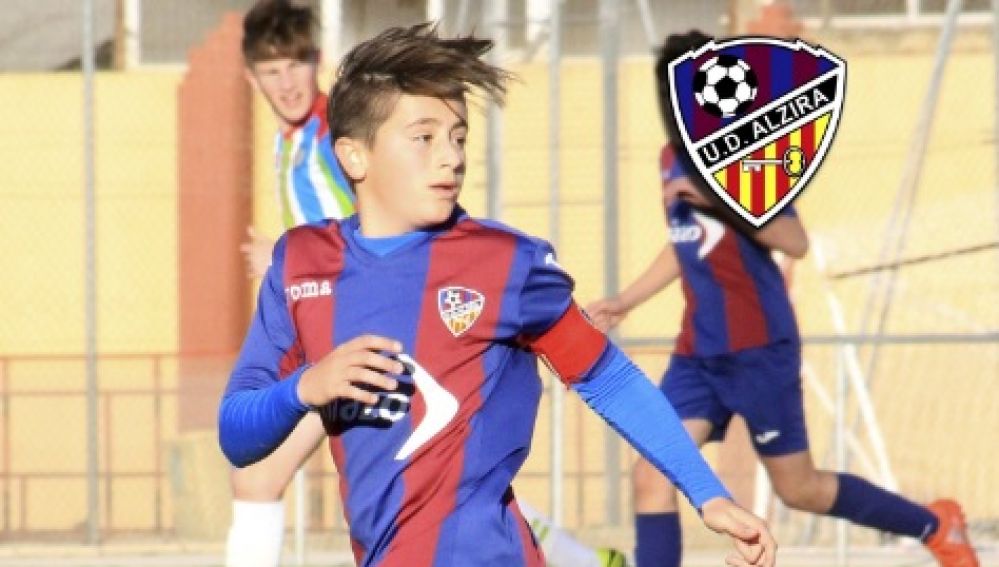 Nacho Barberá, jugador del equipo cadete de la UD Alzira