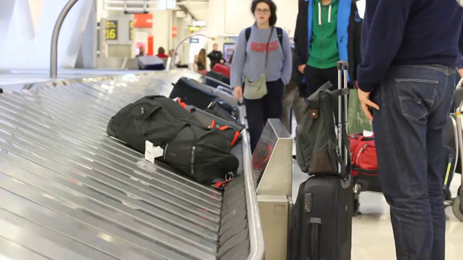 Detenidos dos empleados de la Terminal 1 de Barajas por colar maletas con cocaína a nombre de los viajeros