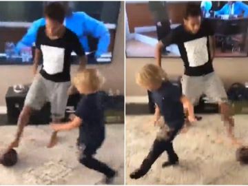 Neymar juega al fútbol con su hijo en el salón de casa