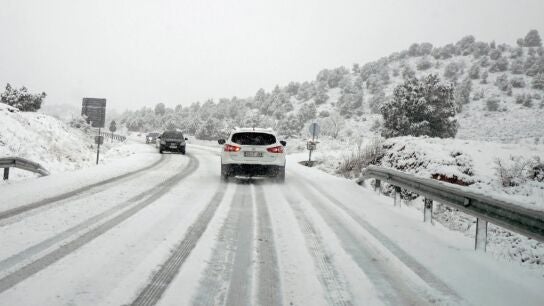 Un coche va desde Teruel a Cedrillas