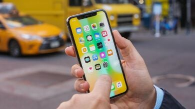 Una letra india causa el pánico entre los usuarios de Apple: 'congela' el móvil que lo recibe