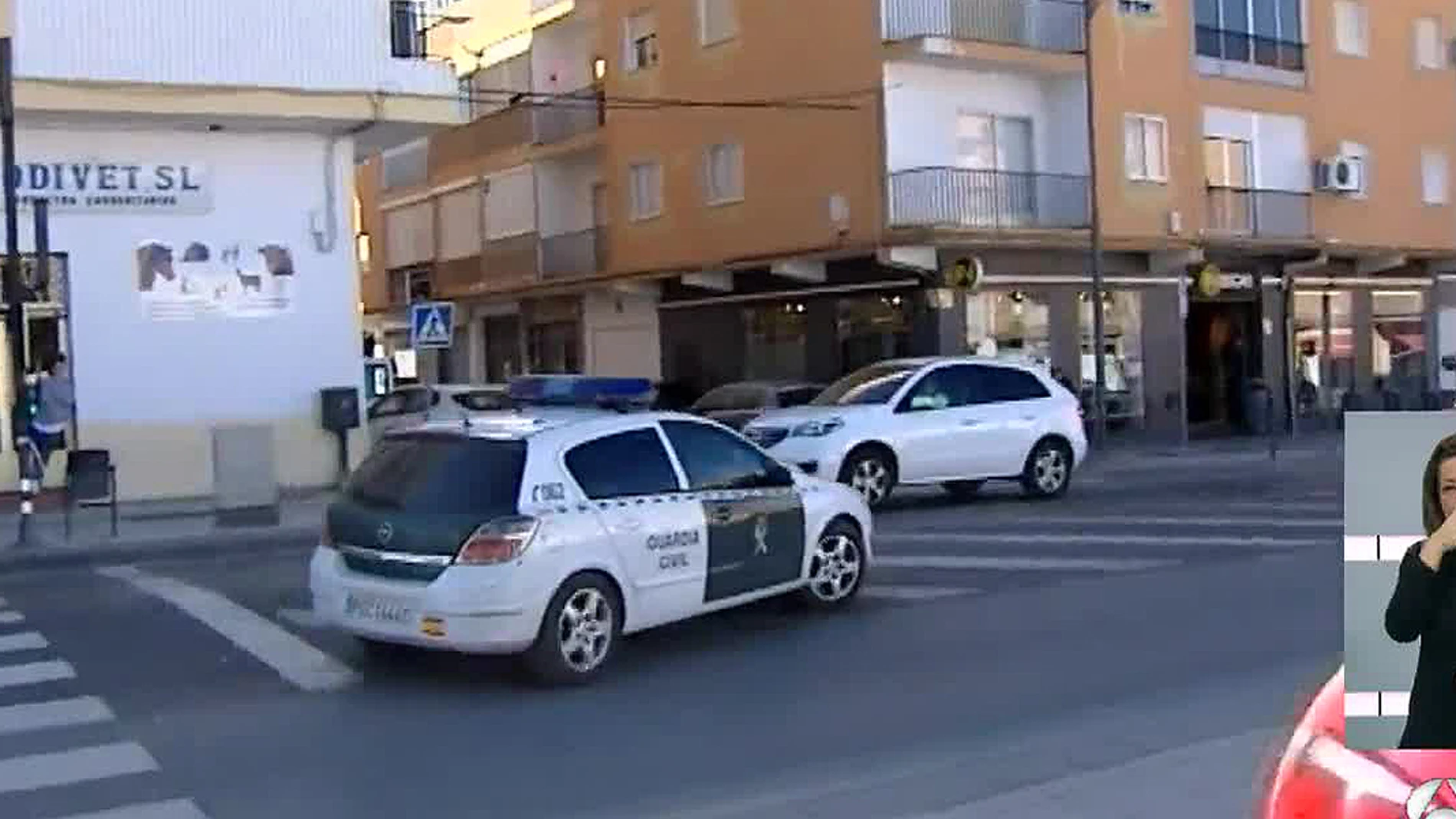 Vehículo de la Guardia Civil Vehículo de la Guardia Civil