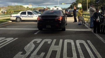 Fotografía de archivo de un tiroteo en un colegio de Florida