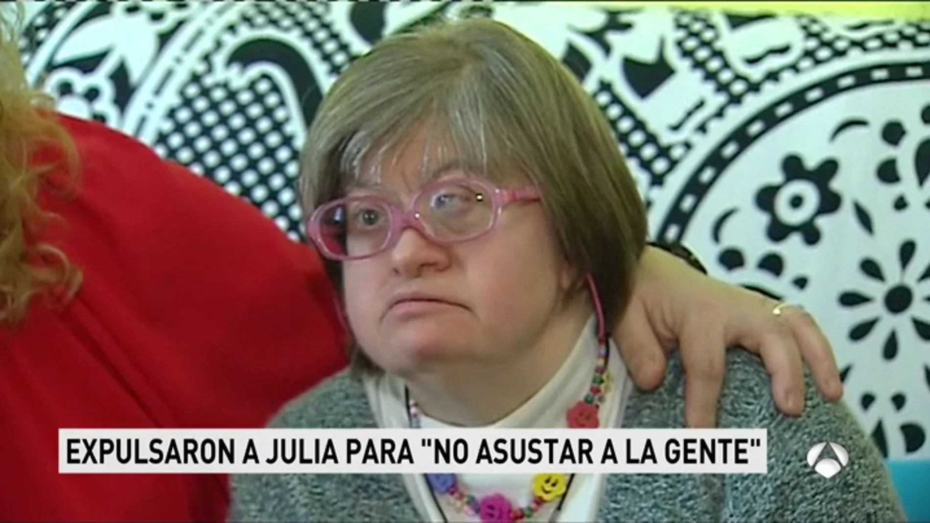 Expulsan de un evento a una mujer con síndrome de Down para "no asustar" a los asistentes Expulsan de un evento a una mujer con síndrome de Down para "no asustar" a los asistentes