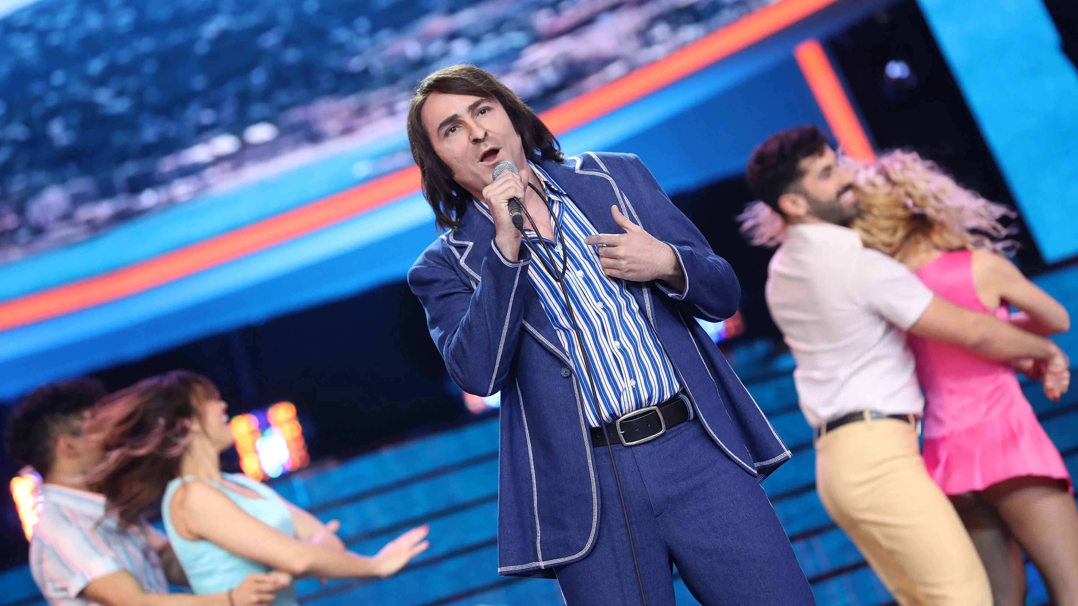 Raúl Pérez se declara como Nino Bravo entonando 'Contigo soy feliz'