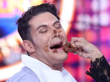 Un churro de chocolate se convierte en la peor pesadilla de David Amor Un churro de chocolate se convierte en la peor pesadilla de David Amor