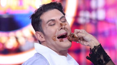 Un churro de chocolate se convierte en la peor pesadilla de David Amor