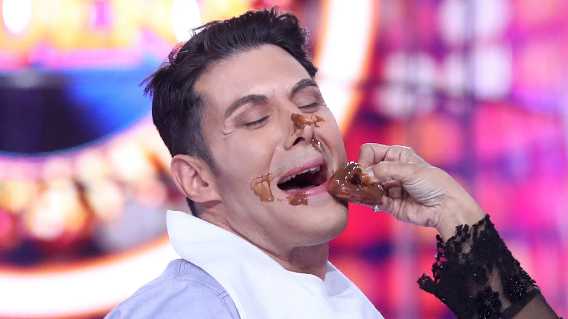 Un churro de chocolate se convierte en la peor pesadilla de David Amor