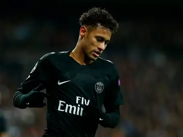 Neymar, cabizbajo en un partido del PSG Neymar, cabizbajo en un partido del PSG