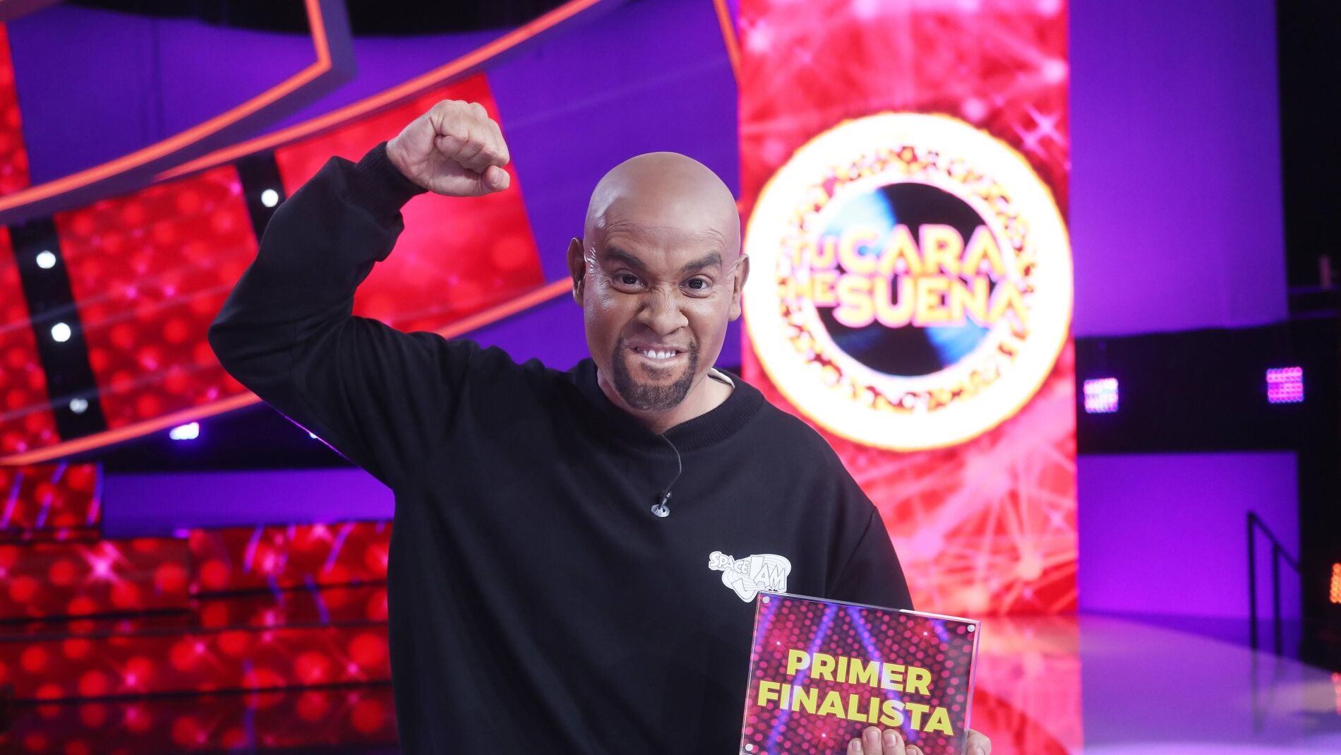 Miquel Fern&aacute;ndez gana por s&eacute;ptima vez con su gran imitaci&oacute;n como R. Kelly y se convierte en el primer finalista de &lsquo;Tu cara me suena&rsquo;