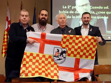 El presidente de Tabarnia en el exilio, Albert Boadella, posa junto al periodista y portavoz de Tabarnia, Jaume Vives, el periodista y miembro de la plataforma Tomás Guasch, y el miembro de Barcelona is not Catalonia El presidente de Tabarnia en el exilio, Albert Boadella, posa junto al periodista y portavoz de Tabarnia, Jaume Vives, el periodista y miembro de la plataforma Tomás Guasch, y el miembro de Barcelona is not Catalonia