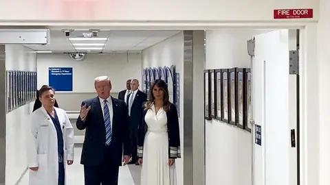 Donald Trump y Melania Trump en el hospital de Florida Donald Trump y Melania Trump en el hospital de Florida