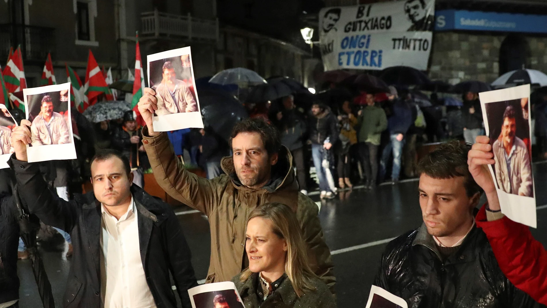 Diputados del PP contra el homenaje a etarras en Andoáin Diputados del PP contra el homenaje a etarras en Andoáin
